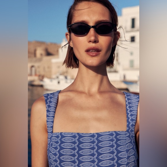 BOW-BACK DRESS - Picture 3 of 6